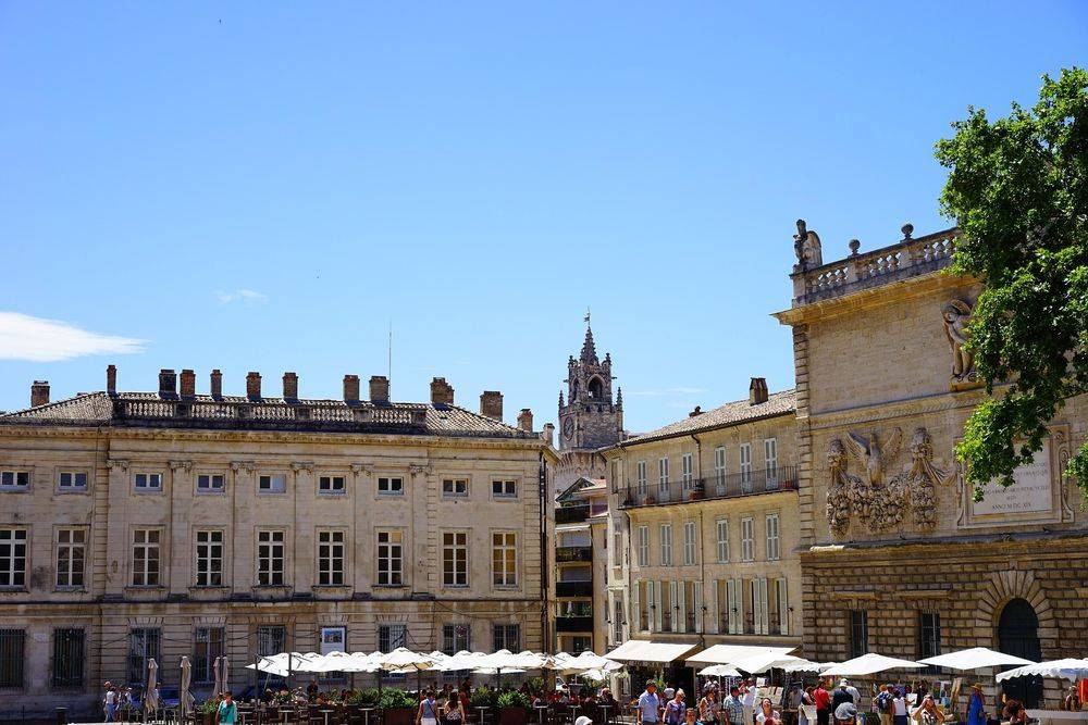Avignon, au bord du Rhône.